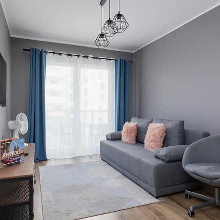 Comfy Apartment Pachonskiego With Parking In Krakow By Noclegi Renters 외부 사진