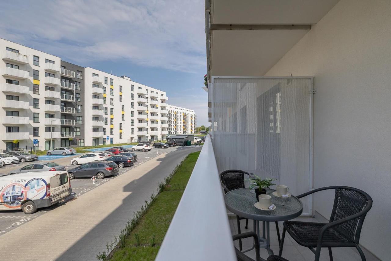 Comfy Apartment Pachonskiego With Parking In Krakow By Noclegi Renters 외부 사진