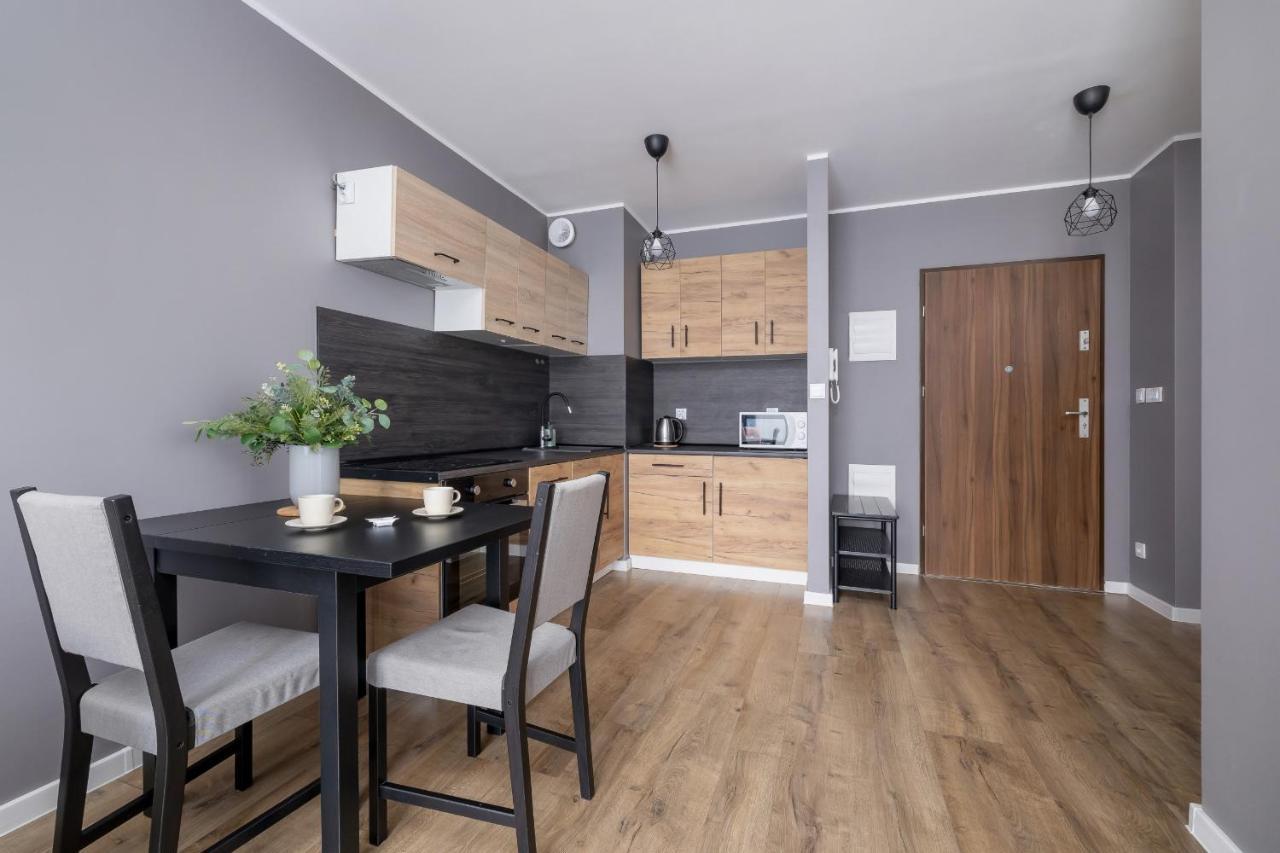 Comfy Apartment Pachonskiego With Parking In Krakow By Noclegi Renters 외부 사진