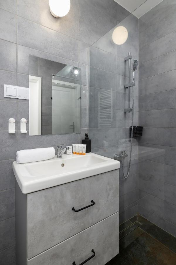 Comfy Apartment Pachonskiego With Parking In Krakow By Noclegi Renters 외부 사진