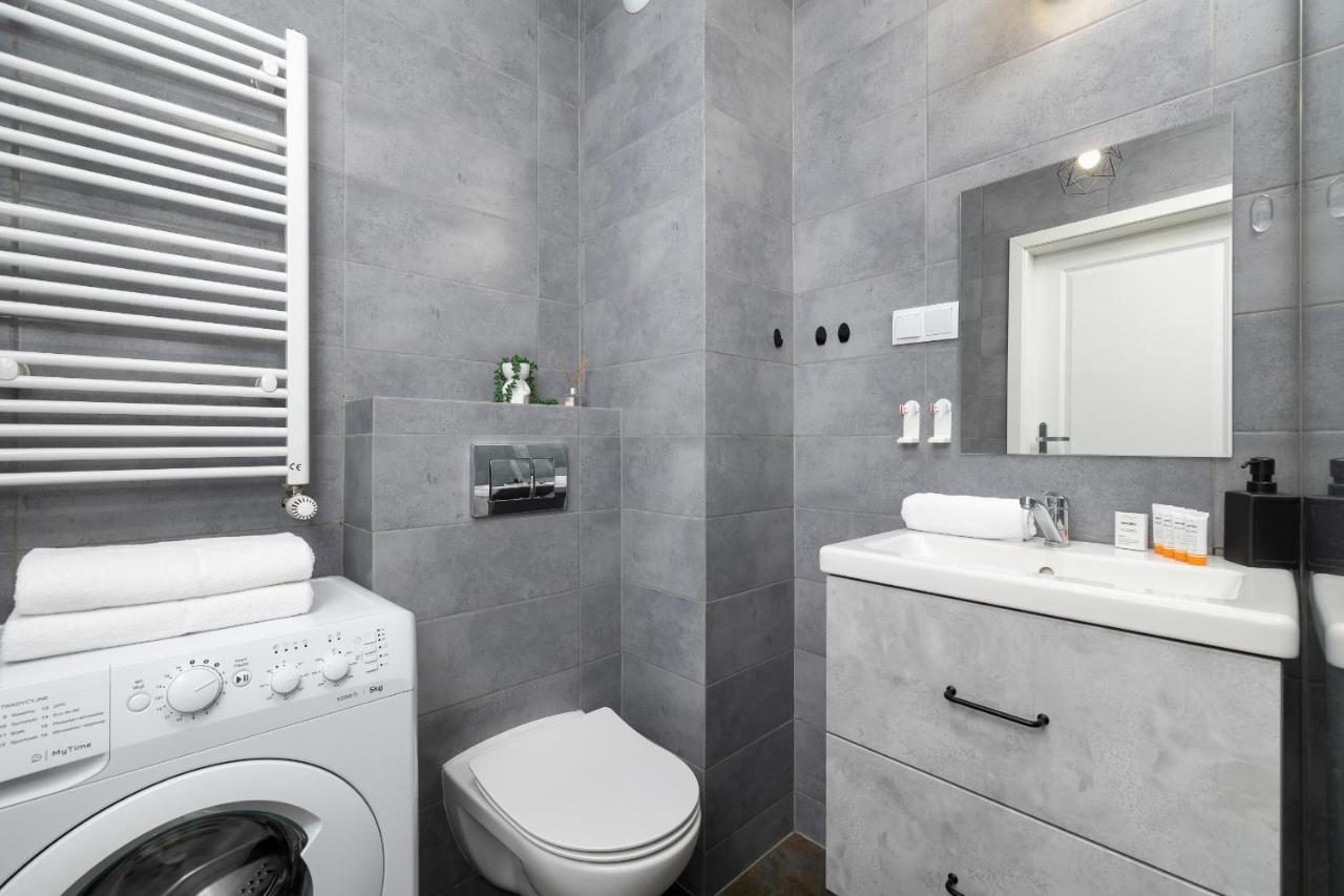 Comfy Apartment Pachonskiego With Parking In Krakow By Noclegi Renters 외부 사진